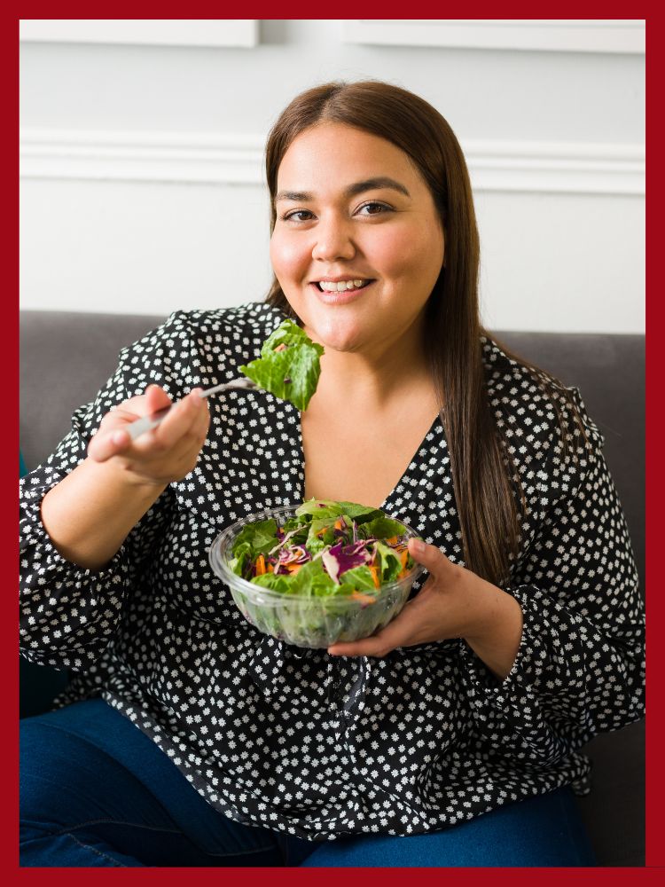 Frau Salat auf Sofa